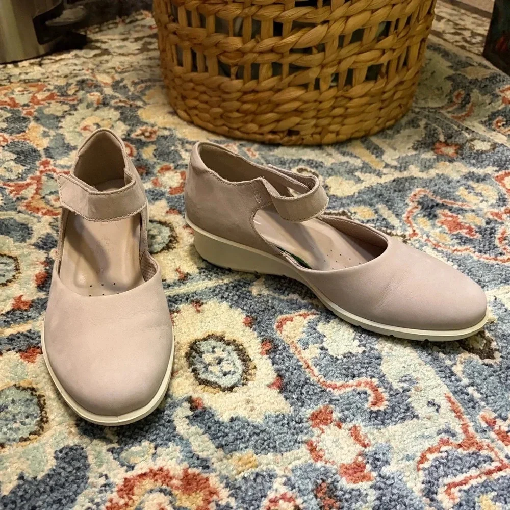 Ecco Felicia Mary Jane Wedge Flat in Grey. Size 37 or 6.5/7. Retail $130